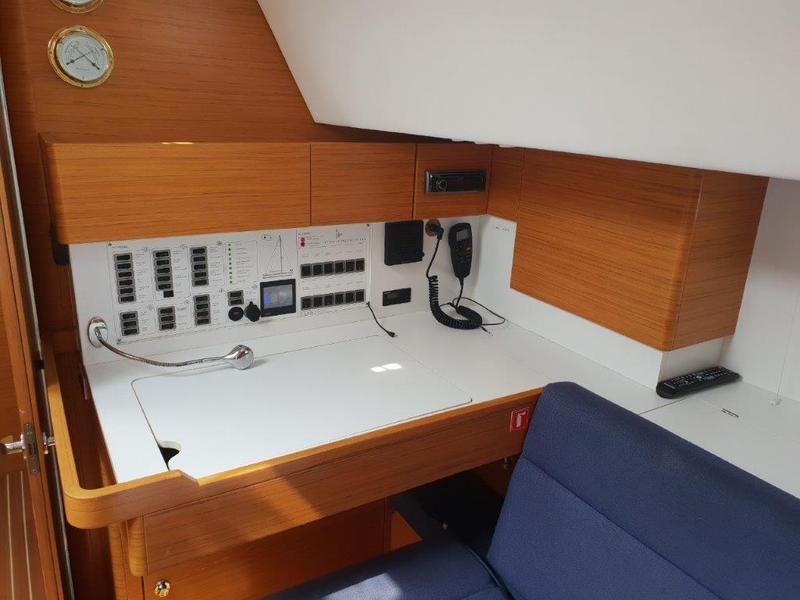 Book yachts online - sailboat - Elan 494 Impression - Lucija I with A/C - rent