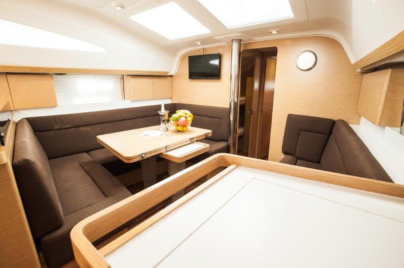 Book yachts online - sailboat - Elan Impression 45 BT - Reina Del Mar with A/C - rent