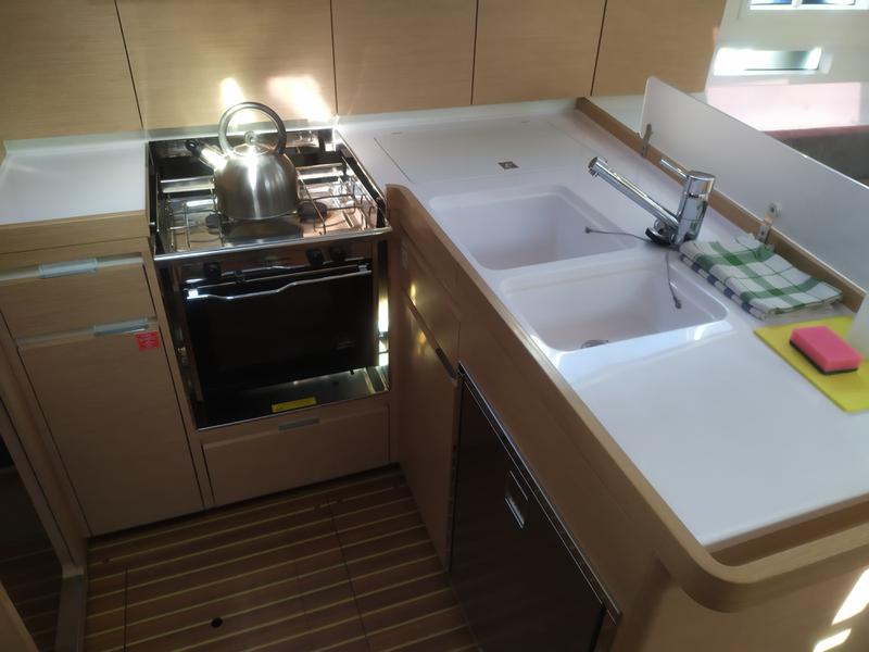 Book yachts online - sailboat - Elan Impression 40 - Valhalla with A/C - rent