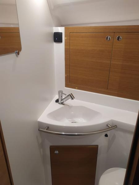 Book yachts online - sailboat - Elan Impression 40.1 - Baby Shark with A/C - rent