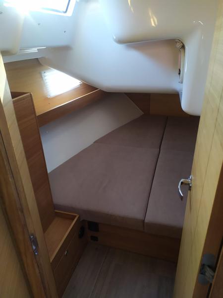 Book yachts online - sailboat - Elan Impression 40.1 - Baby Shark with A/C - rent