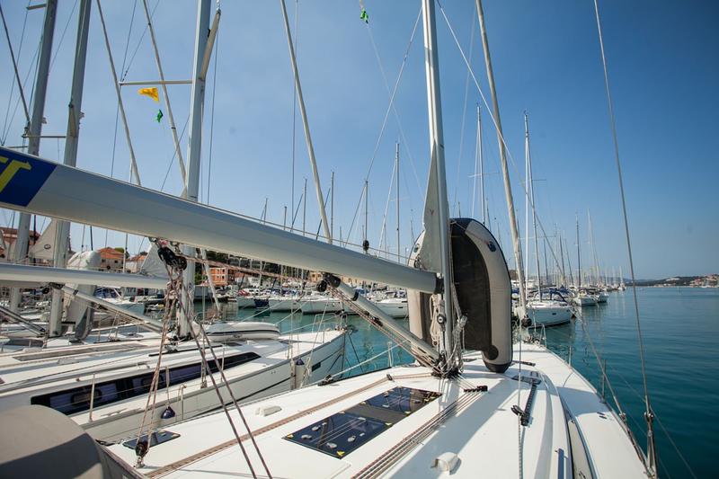 Book yachts online - sailboat - Bavaria Cruiser 51 - Game Point - rent