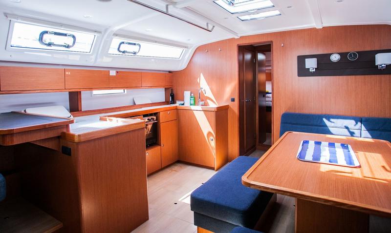 Book yachts online - sailboat - Bavaria Cruiser 51 - Game Point - rent