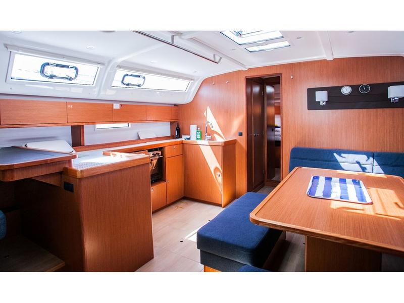 Book yachts online - sailboat - Bavaria Cruiser 51 - Game Point - rent