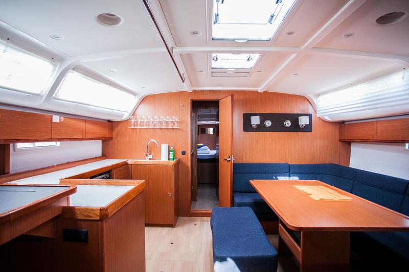 Book yachts online - sailboat - Bavaria Cruiser 51 - Summer Smile - rent