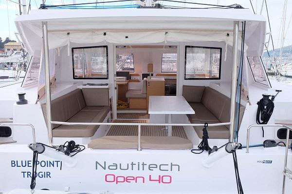 Book yachts online - catamaran - Nautitech Open 40 - BLUE POINT - rent