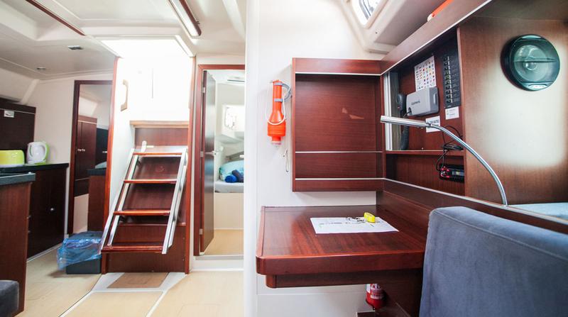 Book yachts online - sailboat - Hanse 445 - Nerej - rent