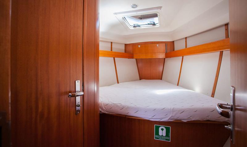 Book yachts online - sailboat - Elan 384 Impression - Relax Point - rent