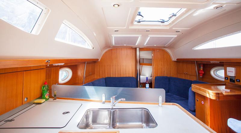 Book yachts online - sailboat - Elan 384 Impression - Relax Point - rent
