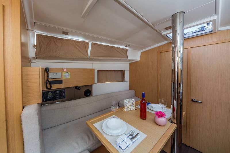 Book yachts online - sailboat - Oceanis 38.1 - Obsession - rent
