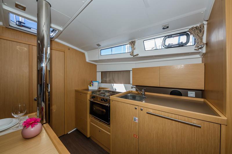 Book yachts online - sailboat - Oceanis 38.1 - Obsession - rent