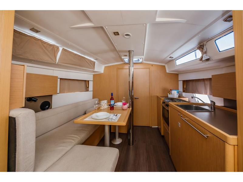 Book yachts online - sailboat - Oceanis 38.1 - Obsession - rent