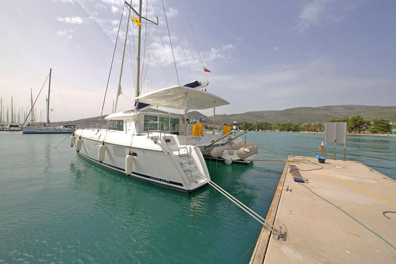 Book yachts online - catamaran - Lagoon 420 - TABASCO  - rent