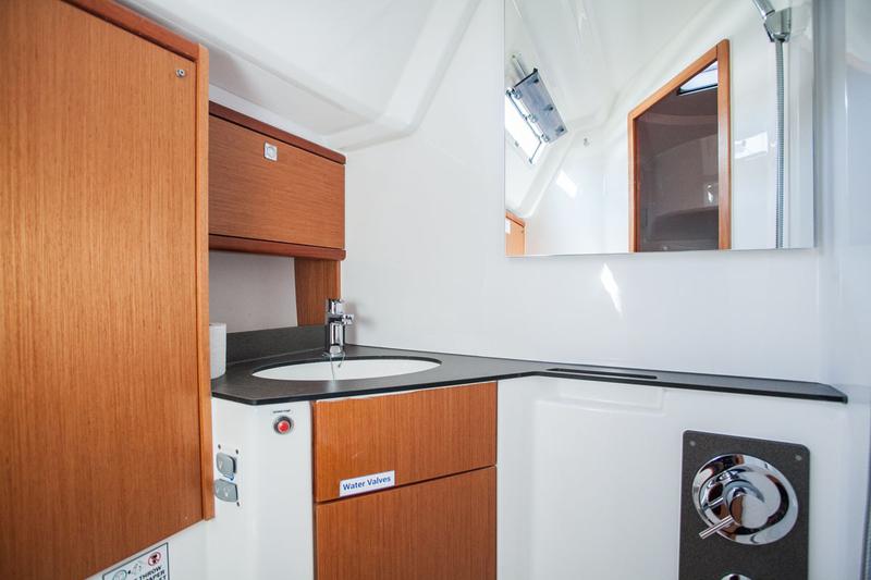 Book yachts online - sailboat - Bavaria Cruiser 46 - Lovro - rent