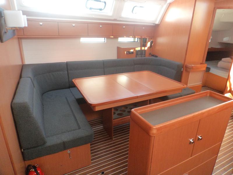 Book yachts online - sailboat - Bavaria Cruiser 46 - Easy Point - rent
