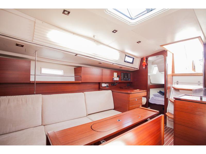 Book yachts online - sailboat - Salona 38 - Olynthia - rent