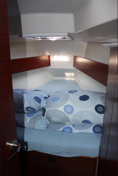 Book yachts online - sailboat - Salona 38 - Olynthia - rent