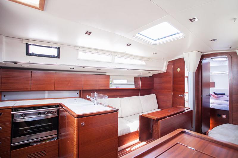 Book yachts online - sailboat - Salona 38 - Olynthia - rent