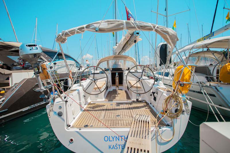 Book yachts online - sailboat - Salona 38 - Olynthia - rent