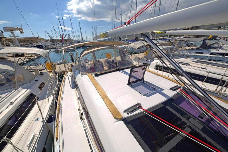 Book yachts online - sailboat - Dufour 412 Grand large - Matul - rent