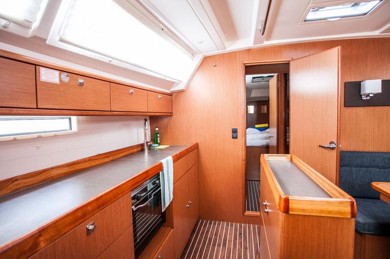Book yachts online - sailboat - Bavaria Cruiser 46 - Queen Mary - rent