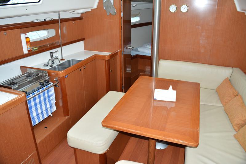 Book yachts online - sailboat - Oceanis 40 - Ventura - rent