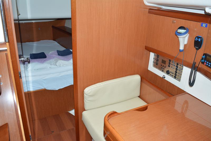 Book yachts online - sailboat - Oceanis 40 - Ventura - rent