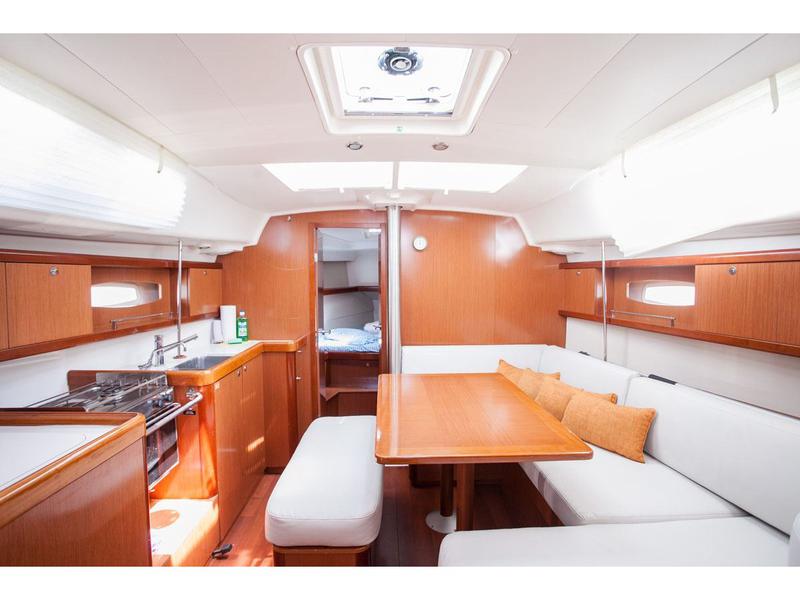 Book yachts online - sailboat - Oceanis 40 - Ventura - rent