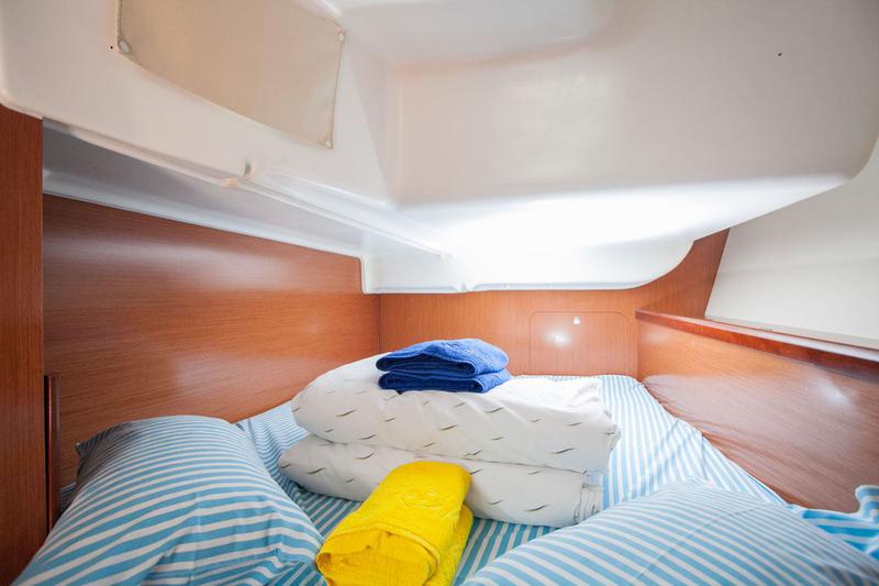 Book yachts online - sailboat - Oceanis 40 - Ventura - rent