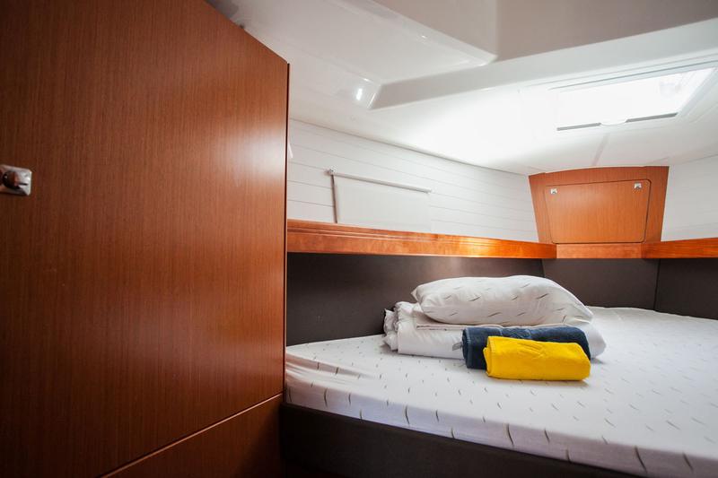 Book yachts online - sailboat - Bavaria Cruiser 41 - Ružica - rent