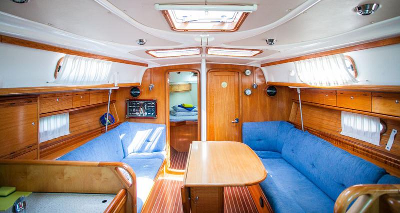 Book yachts online - sailboat - Bavaria 37 Cruiser - Mondo - rent