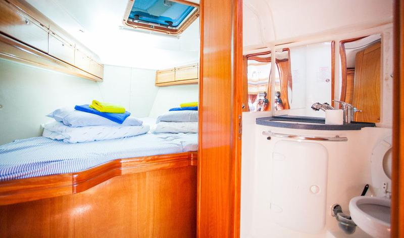 Book yachts online - sailboat - Bavaria 37 Cruiser - Mondo - rent