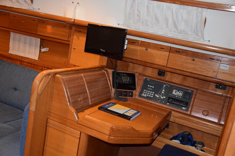 Book yachts online - sailboat - Bavaria 37 Cruiser - Mondo - rent