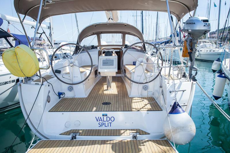 Book yachts online - sailboat - Bavaria Cruiser 34 - Valdo - rent
