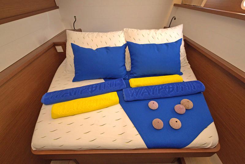 Book yachts online - catamaran - Lagoon 450 Fly - REGGAE POINT  - rent