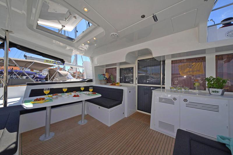 Book yachts online - catamaran - Lagoon 450 Fly - REGGAE POINT  - rent