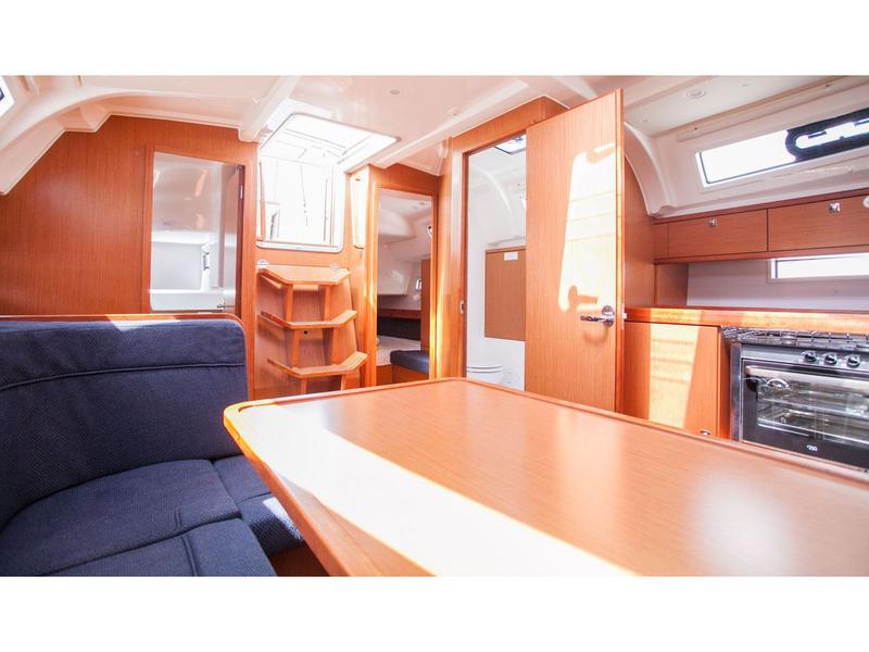 Book yachts online - sailboat - Bavaria Cruiser 41 - Dolce vita - rent