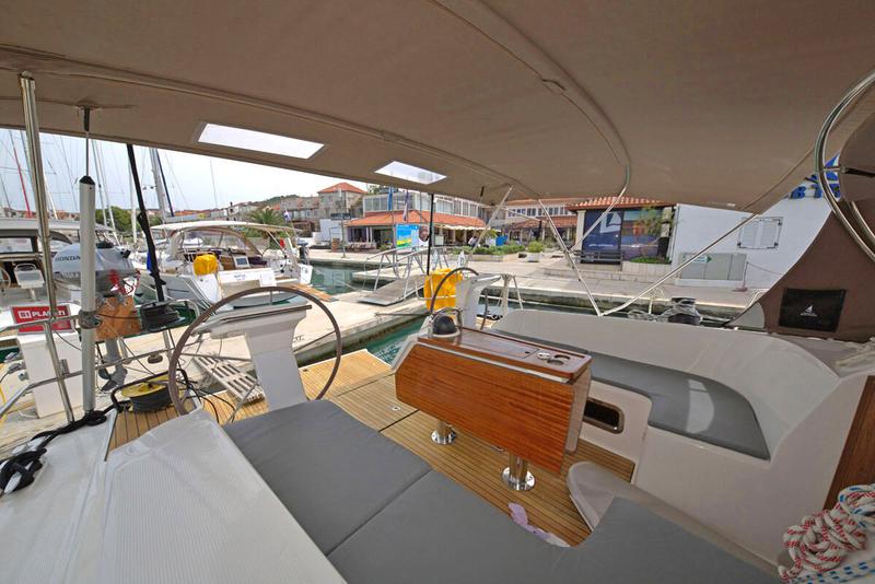 Book yachts online - sailboat - Bavaria Cruiser 46 - Tequila - rent