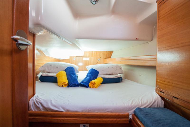 Book yachts online - sailboat - Bavaria 37 Cruiser - Mare - rent