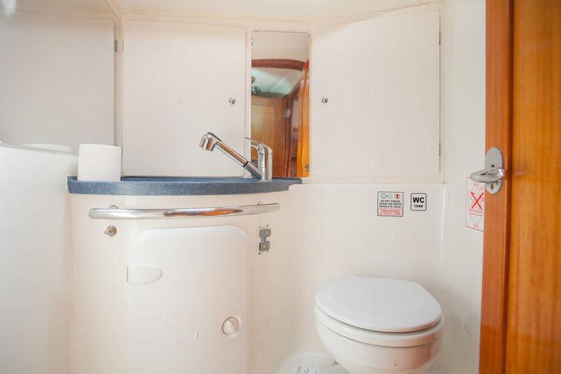 Book yachts online - sailboat - Bavaria 37 Cruiser - Mare - rent