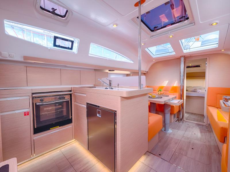 Book yachts online - sailboat - Elan 40 Impression - HAPPY  - rent