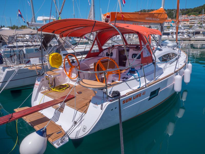 Book yachts online - sailboat - Elan 40 Impression - HAPPY  - rent