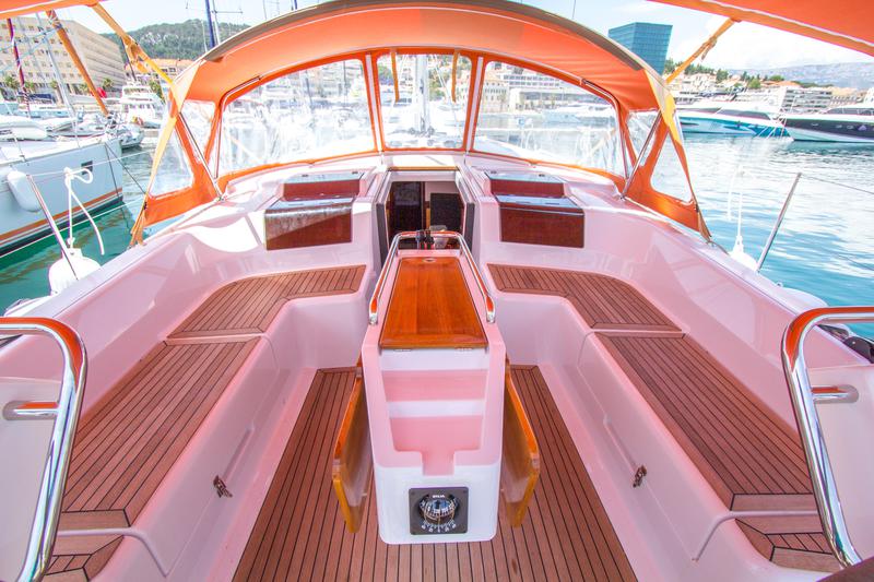 Book yachts online - sailboat - Hanse 455 - SEA LEGEND - rent