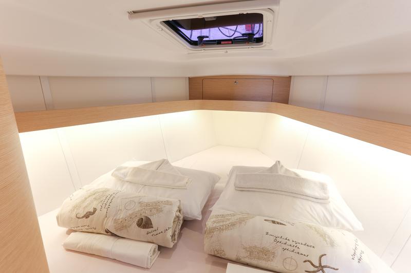 Book yachts online - sailboat - Elan 40 Impression - RIO - rent