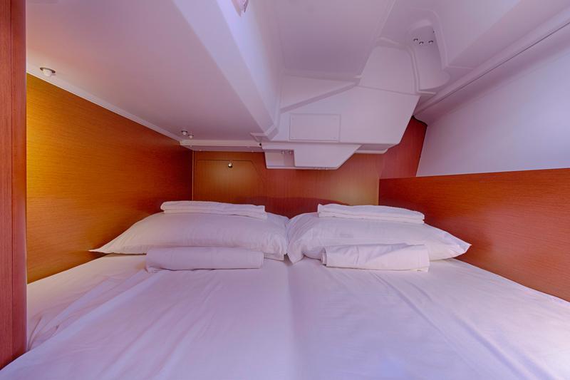 Book yachts online - sailboat - Oceanis 38.1 - MARE NOSTRUM II - rent