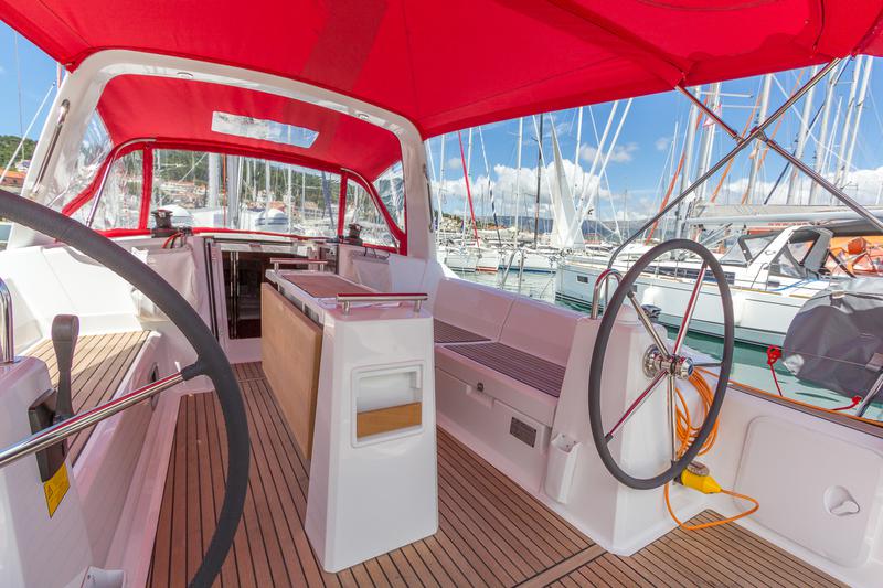Book yachts online - sailboat - Oceanis 38.1 - MARE NOSTRUM II - rent