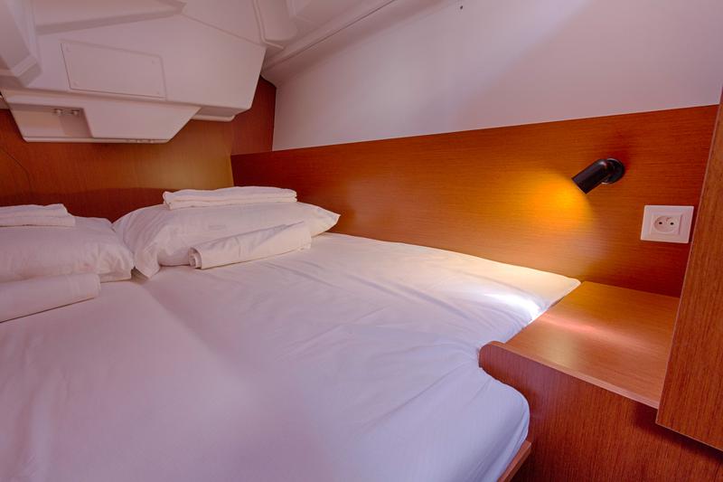 Book yachts online - sailboat - Oceanis 38.1 - MARE NOSTRUM II - rent