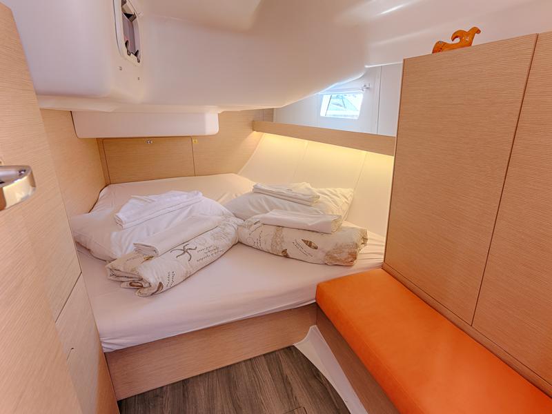 Book yachts online - sailboat - Elan 45 Impression - FROZEN - rent