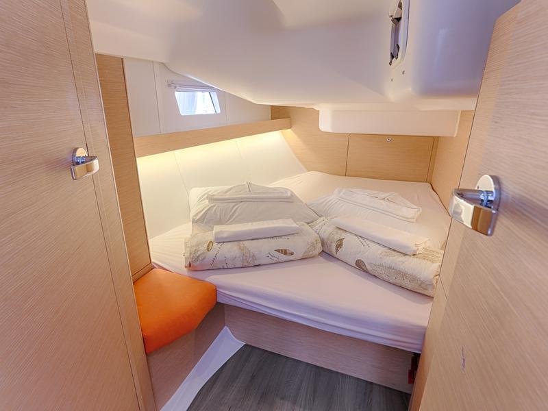 Book yachts online - sailboat - Elan 45 Impression - FROZEN - rent