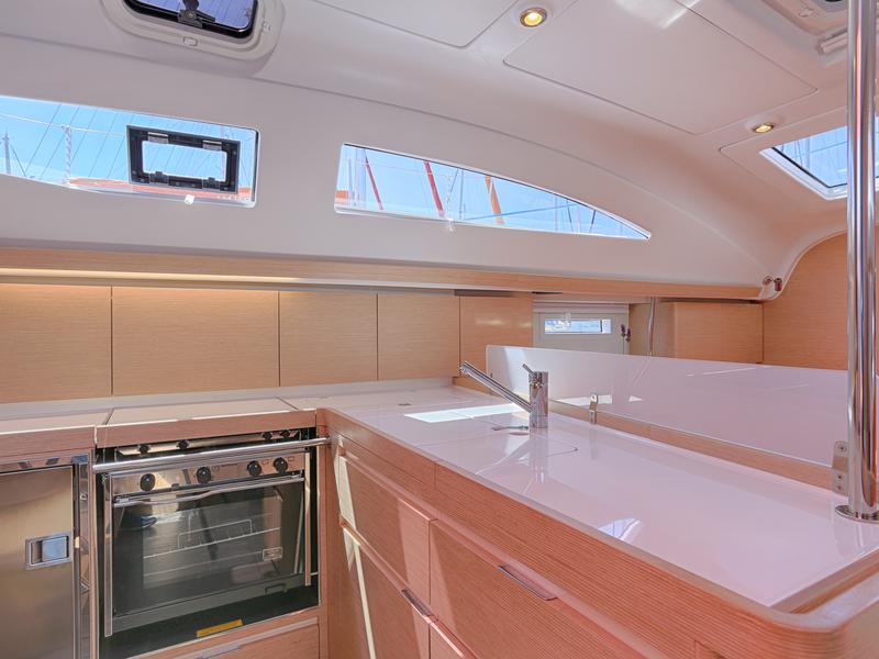 Book yachts online - sailboat - Elan 45 Impression - FROZEN - rent